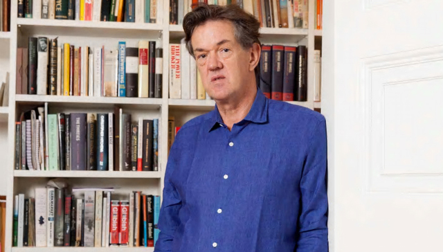 英国作家罗伯特·麦克拉姆：面对衰老 文字是最好的武器