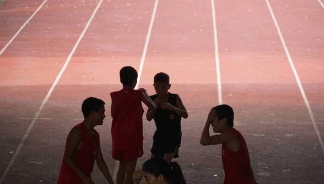 格斗孤儿,大凉山,未成年人保护