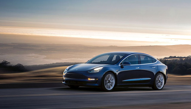 产能不足 特斯拉涉嫌诱导订购Model 3用户购买更贵的Model S