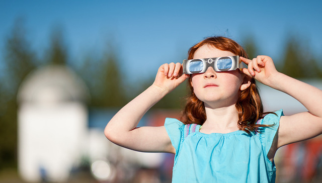 日全食,水晶湖,圣骑士,谷歌,1970年,地表移动,天气情况,当地时间,月球,芬利