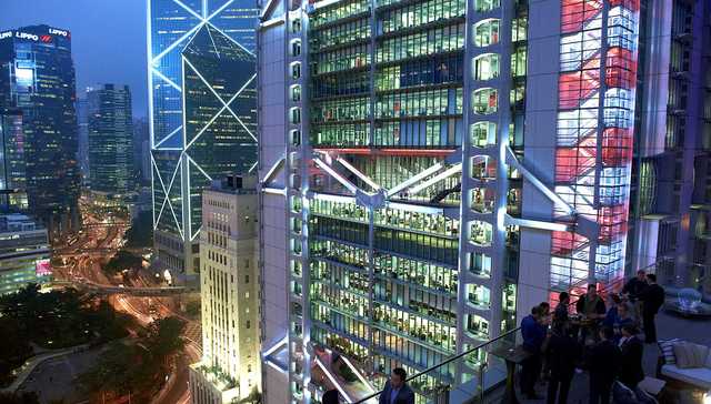 从限制到放开再到“刹车” 中国企业境外投资政策13年变迁