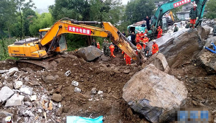 贵州纳雍,山体崩塌,救援现场