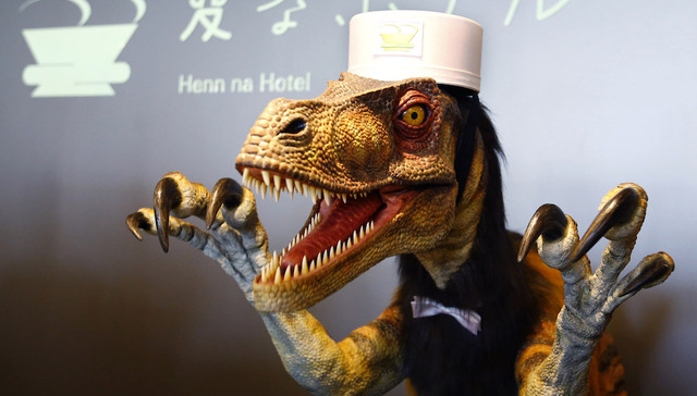 这家诡异的日本旅馆 服务生全都是恐龙和假人