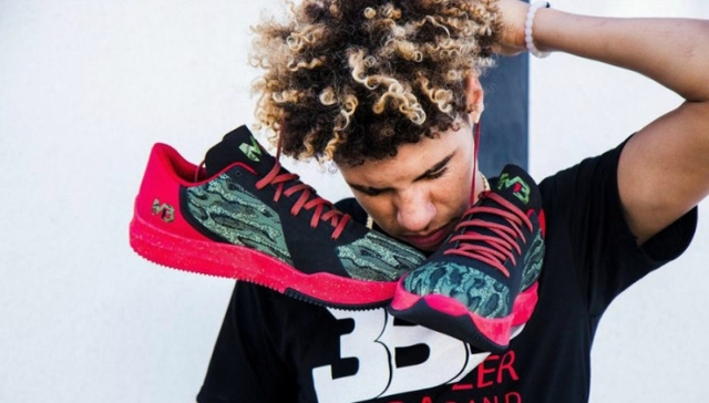 鲍尔家族又搞事情：三弟成史上首位拥有签名鞋的高中球员