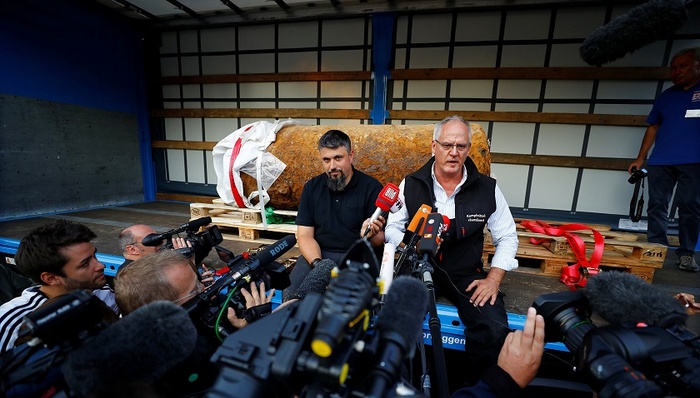 朝鲜试验氢弹成功,洛杉矶山火,美国联邦债务上线,二战炸弹,英国退欧