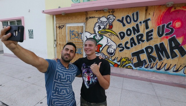 飓风艾尔玛24小时内登陆 部分佛州居民留守“等风来”