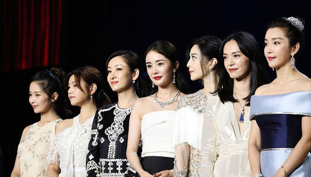 芭莎慈善夜就是个大型尴尬现场？