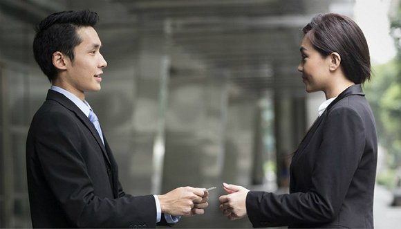 都社交网络时代了 为什么你还需要名片