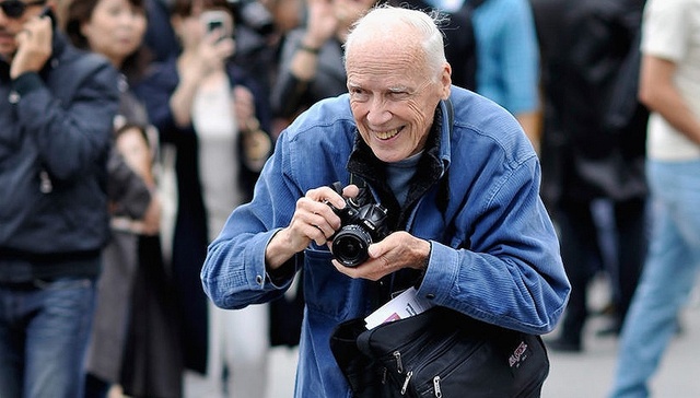 【衣帽间】时装周街拍达人见得多了 但背后的摄影师你又知道几个？