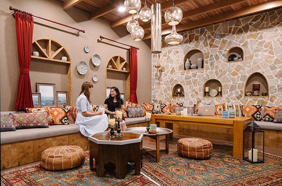 办公室设计,,Airbnb,,TripAdvisdor,,面包旅行,,穷游,,蚂蜂窝,,互联网旅行公