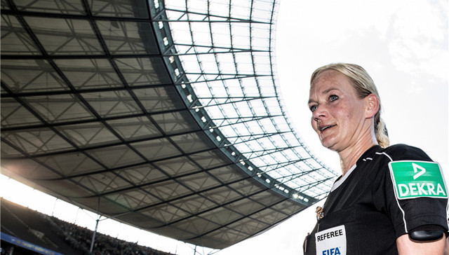 比亚比亚娜·斯坦豪斯：警官，名哨女友，德甲首位女裁判