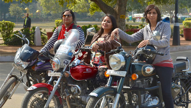 女性,,公共空间