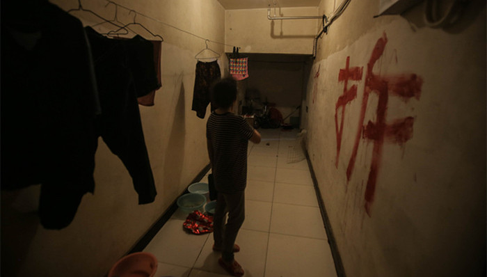 小鲜肉,诈骗团伙,校园贷,宫颈癌疫苗,大学新生,中医课程,南京农大,善心汇,地下室