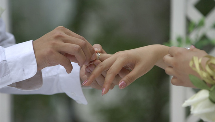 婚恋网站,,实名制,,汤光仁