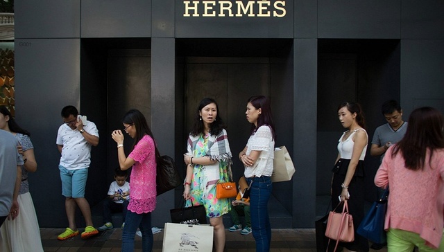 谁说中国消费者不爱买奢侈品了 只不过人傻钱多的时代过去了