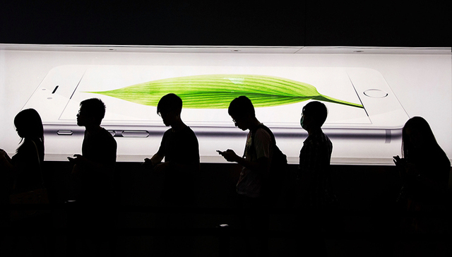 分分钟教你做人 看看苹果是怎么拍iPhone宣传照的