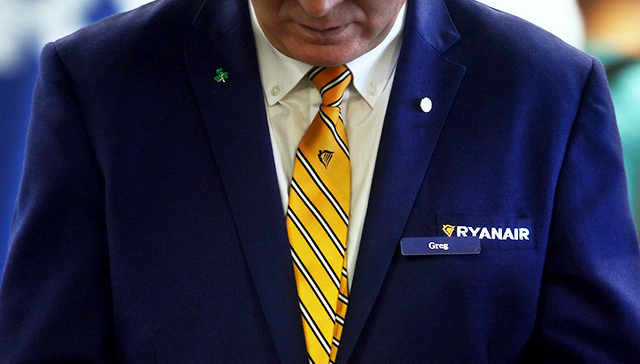 瑞安航空因人手不足取消大批航班 飞行员不满待遇或是主因