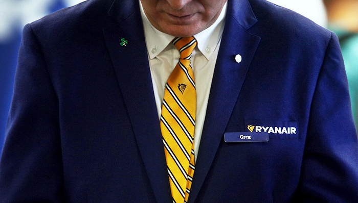 瑞安航空因人手不足取消大批航班 飞行员不满待遇或是主因