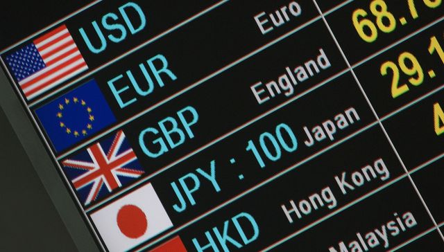 【财经数据】8月国内汇市成交创年内新高 人民币汇率本周跌480个点