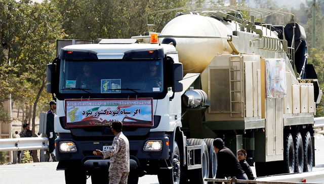 伊朗试射新型弹道导弹 能携带多弹头射程2000公里