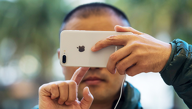 买了iPhone 8请当心 后盖玻璃修起来可能比屏幕都贵