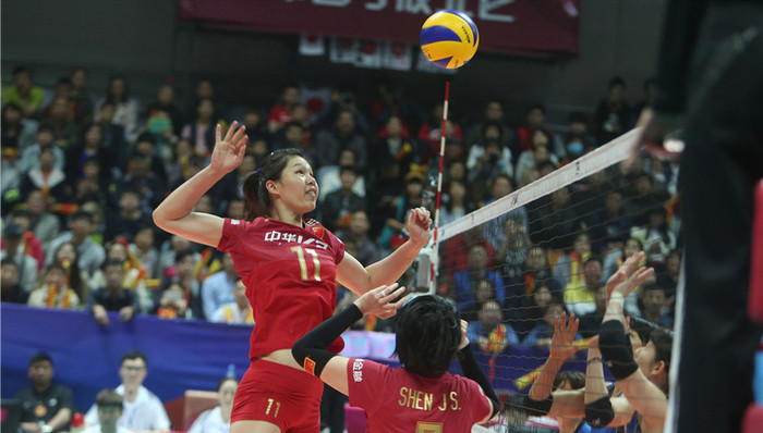 【体育明星日常】徐云丽接受手术颜妮陪同 巴黎铁闸生日宴卡瓦尼缺席