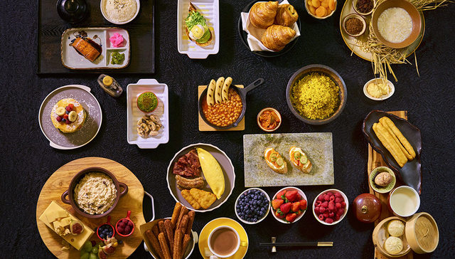 挑战｜如何在五星级酒店的自助早餐吃出11国风味？