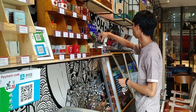 【独家】巨头入场：盒马鲜生开始涉足无人货架领域