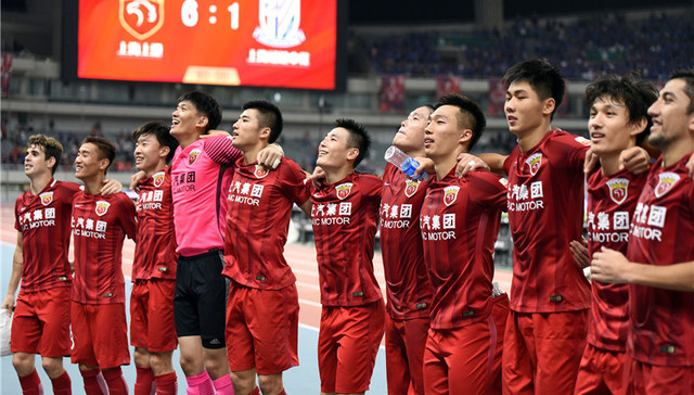 中超9月红黑榜：上港连胜追击连平恒大 争冠局势又起波澜