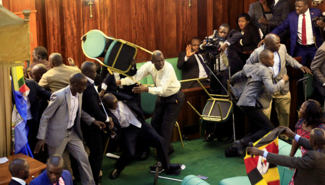 乌干达,总统,修宪,群架