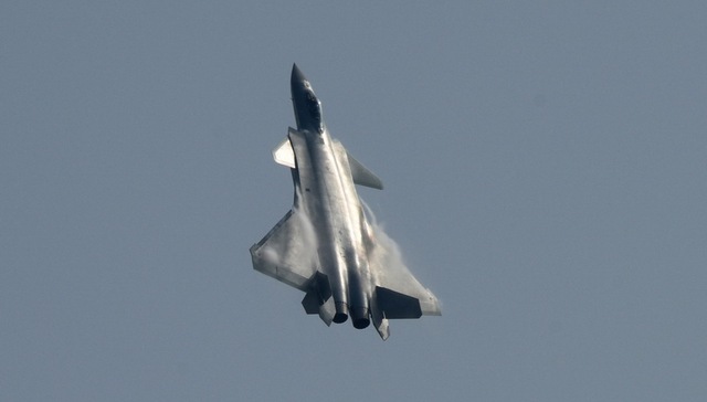 战场感知,列装,第四代战斗机,超音速巡航,头盔瞄准具,机载相控阵雷达,反隐身,四代,苏霍伊设计局,隐