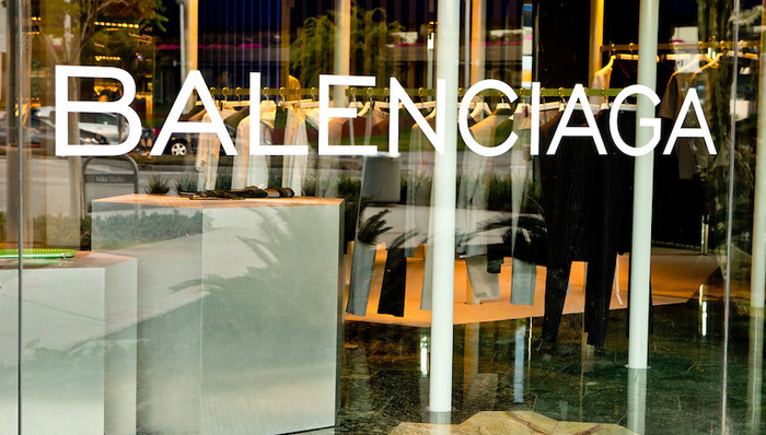 你的存货即将升值  “巴黎世家”也换LOGO了