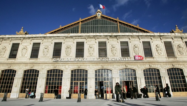 法国马赛火车站发生疑似砍刺恐袭 两人遇害凶手被击毙