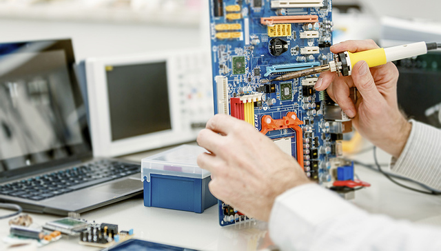 【特写】在普通高校搞科研的情侣大学生