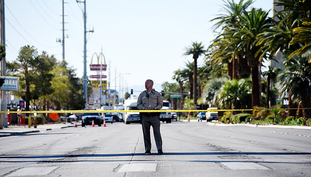 被困中国游客已撤离美国枪击案封锁区 未见伤亡