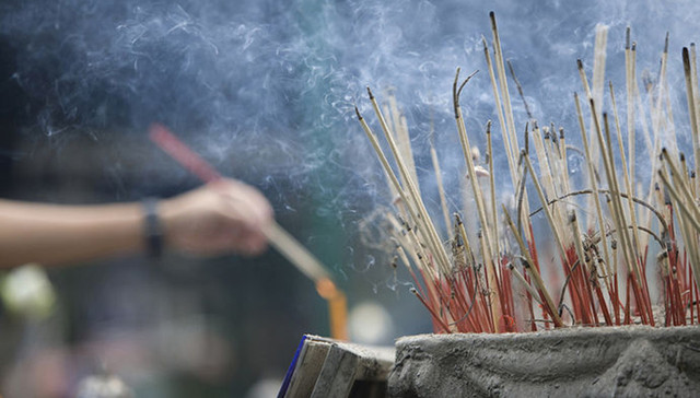 寺庙,,党员,,封建迷信