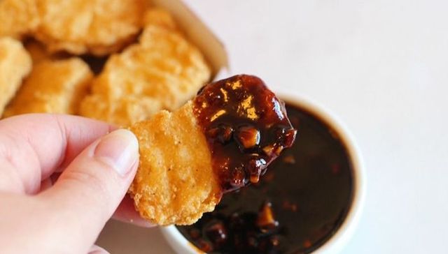 这款四川风味的蘸酱再次引爆美国 甚至惊动了警察