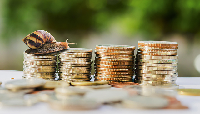 基金产品,基金市场,折价交易,证券类资产,基金规模,萎缩,折价率,合格投资者,公募基金,大盘指数