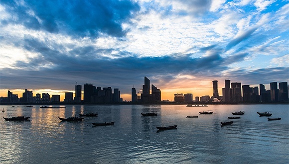 杭州楼市独秀 手持千万现金仍一房难求