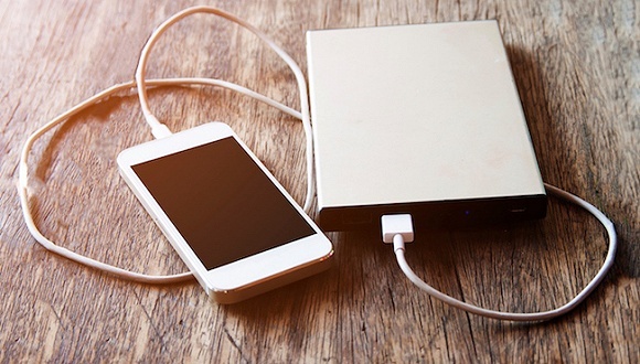 共享充电宝开始倒闭了 为什么这个行业火不起来？