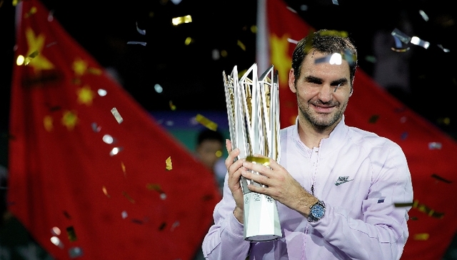 【单挑】“球王”费德勒：我在网球场上干兼职