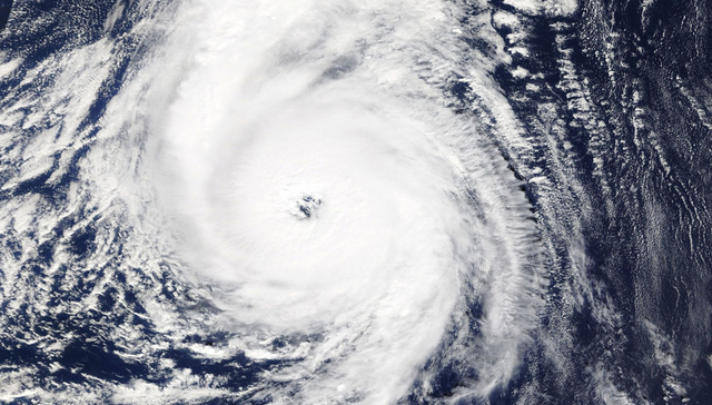 大西洋连续10个飓风百年一见 北美遭殃后现在轮到英国