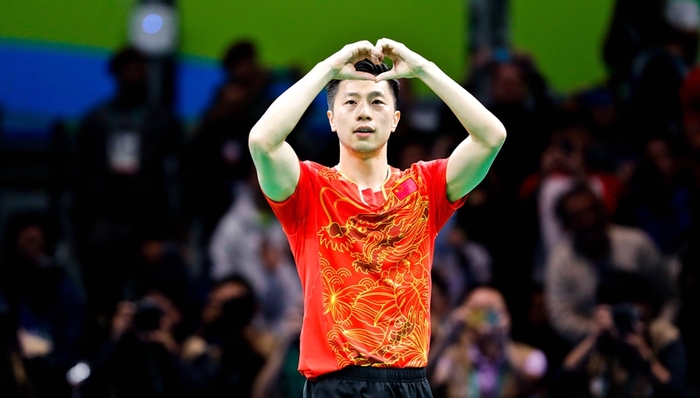 【体育明星日常】马龙29岁生日捐助球台 小贝参观UFC表演与拳王同框