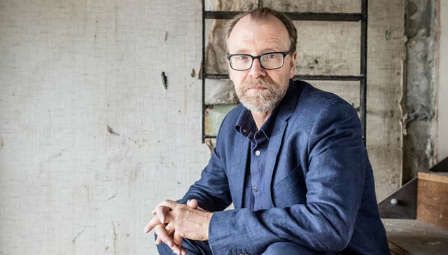 布克奖得主乔治·桑德斯：当有人夸赞我 我会变得更勇敢