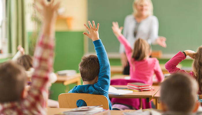 一家小学如何做到四年估值45亿美元 乔布斯遗孀和扎克伯格都来投资？