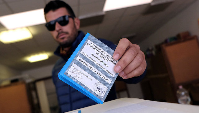 【天下头条】意大利最富两地区举行自治公投 叙利亚最大油田被美军领导的联盟控制