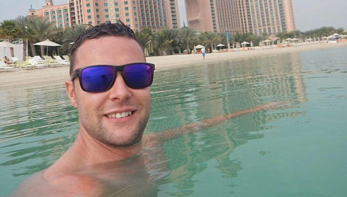 迪拜,英国男子,酋长,摸臀