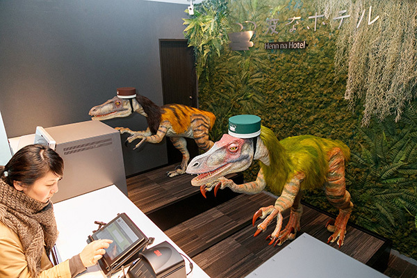 日本要开更多机器人酒店：前台接待员可能是机器恐龙
