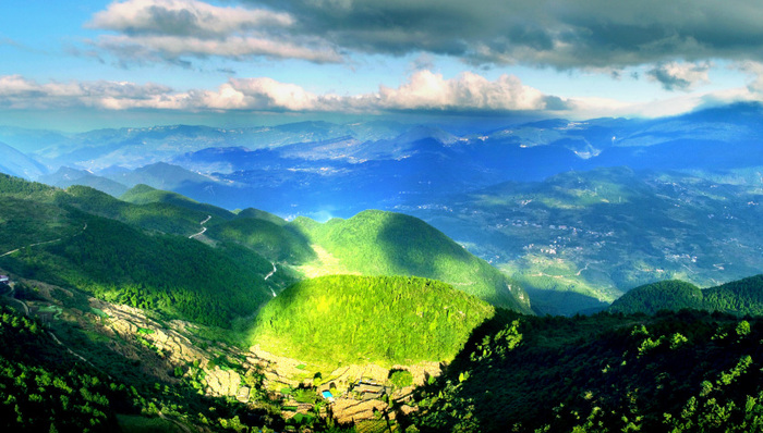 十九大代表热议美丽中国：建设人与自然和谐共生的现代化