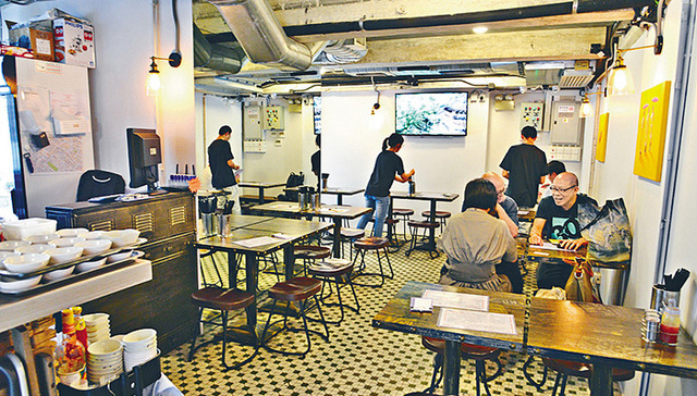 冰室,车仔面,食用冰块,香港美食,市井,香港旺角,冰火,奶茶,茶餐厅,港英政府